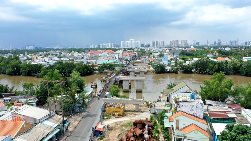 TP.HCM sẽ vận dụng kinh nghiệm từ kết quả giải quyết thành công tốt đẹp công tác bồi thường giải phóng mặt bằng cầu Long Kiểng vào các dự án hạ tầng quan trọng khác...
