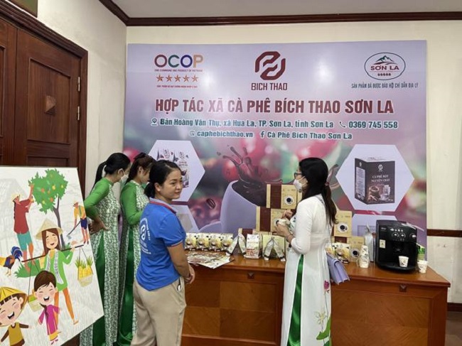 Gian h&agrave;ng của HTX C&agrave; Ph&ecirc; B&iacute;ch Thao, Sơn La đạt OCOP 5 sao.