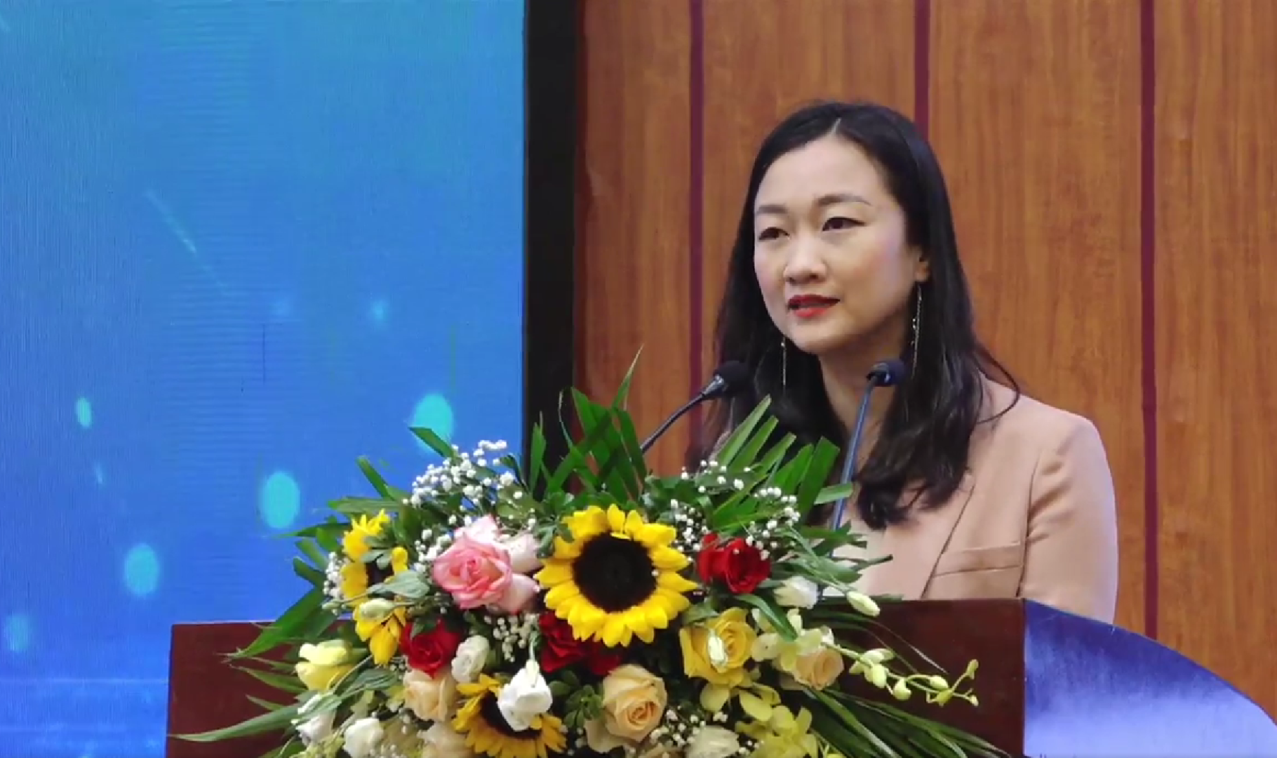 B&agrave; Phạm Thị Thu Hằng - Chủ tịch Hội đồng quản trị Nền tảng kết nối Đổi mới s&aacute;ng tạo BambuUP ph&aacute;t biểu khai mạc.&nbsp;