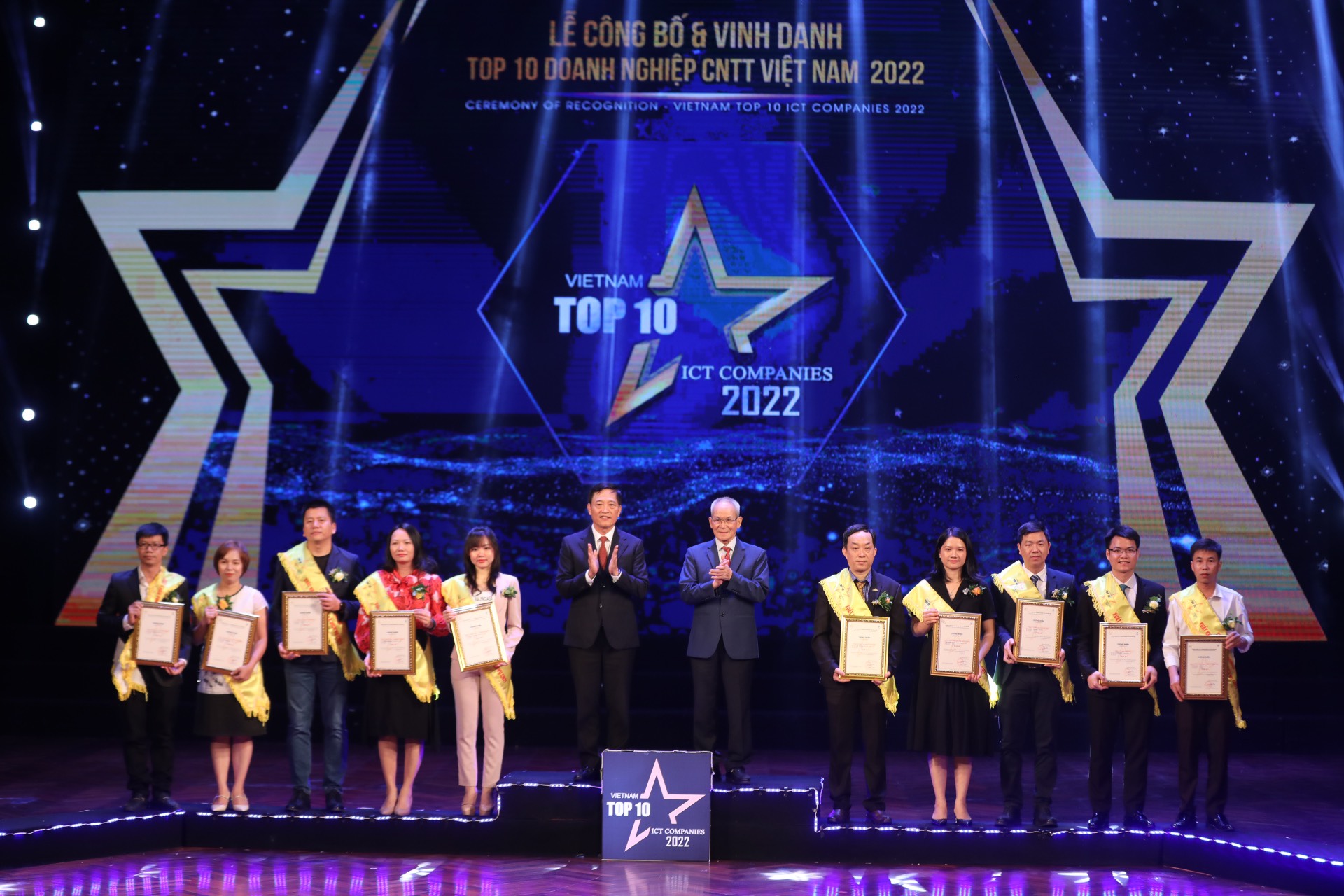 Vinh danh Top 10 doanh nghiệp công nghệ thông tin Việt Nam 2022