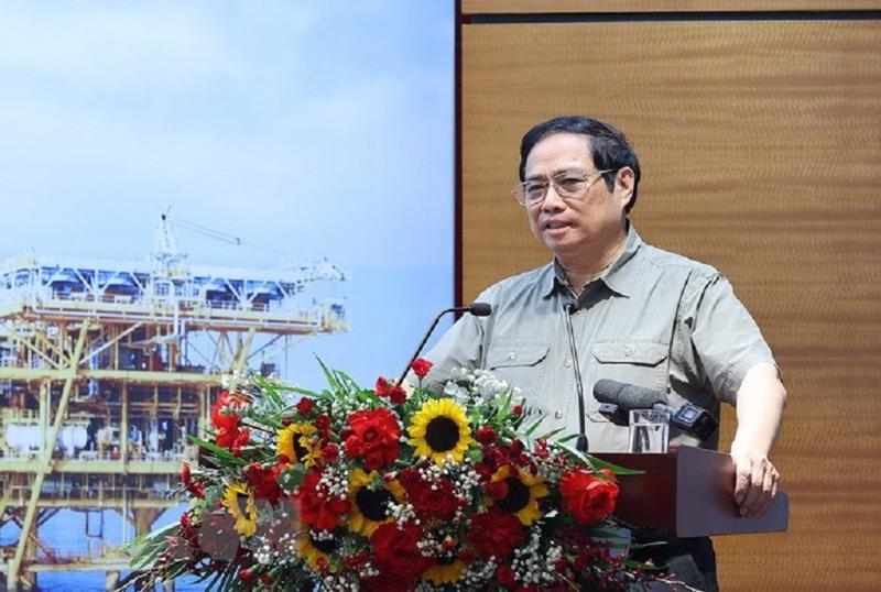 Prime Minister meets with PetroVietnam