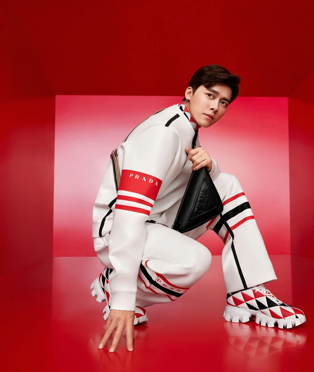 Chỉ trong 24 tiếng đồng hồ scandal L&yacute; Dịch Phong nổ ra, t&ecirc;n tuổi của nam nghệ sỹ đ&atilde; bay m&agrave;u tr&ecirc;n trang mạng x&atilde; hội của c&aacute;c thương hiệu anh từng l&agrave;m đại sứ.