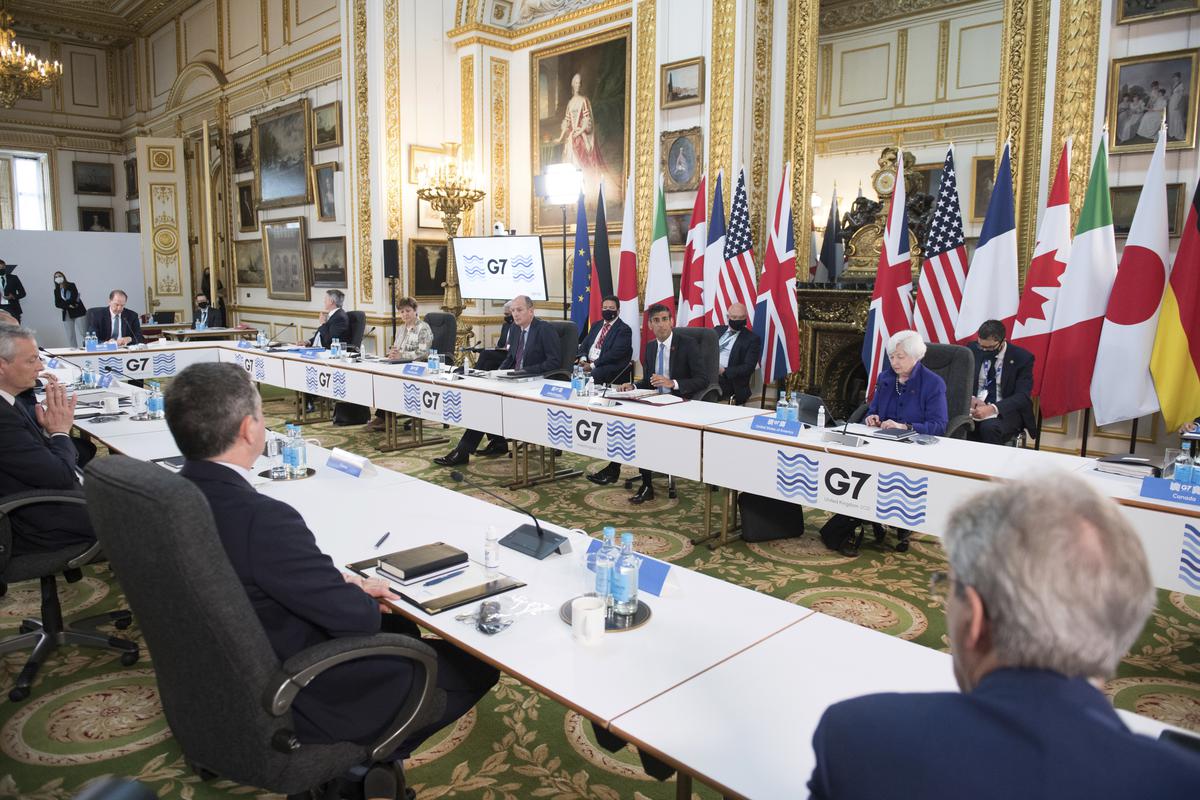 Các nước G7 đã nhất trí thúc đẩy kế hoạch áp giá trần lên dầu Nga - Ảnh: Getty Images