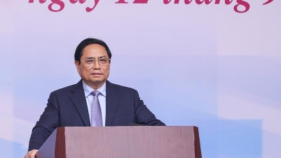 PM identifies key tasks and solutions for economic development