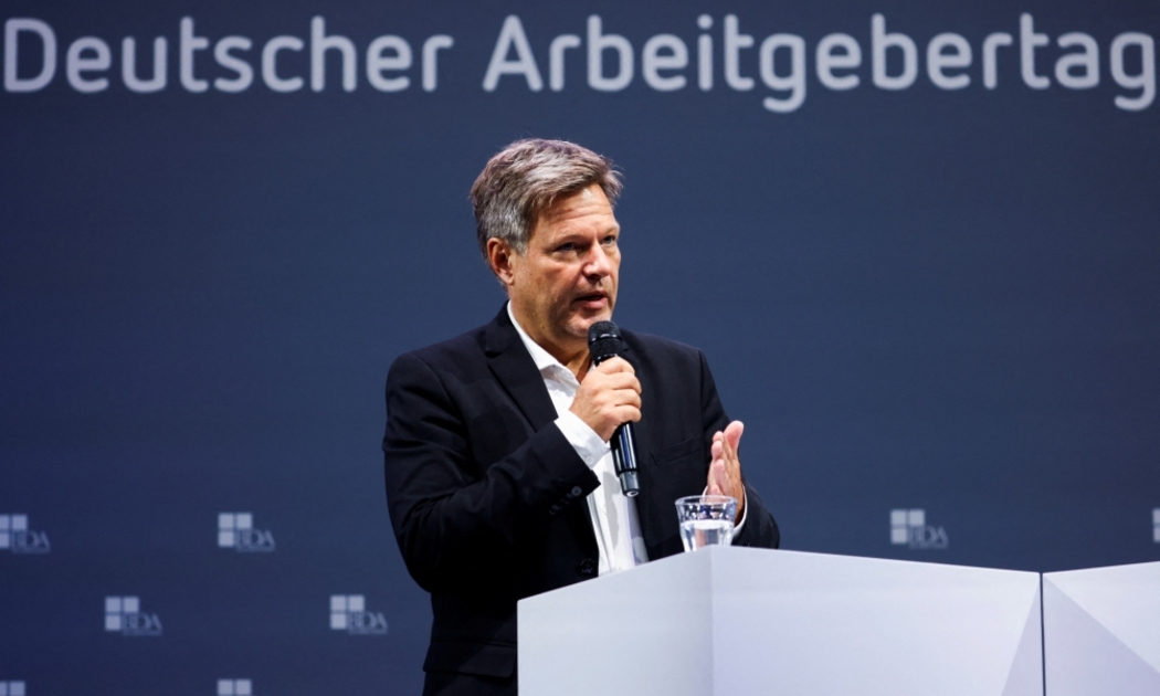Bộ trưởng Kinh tế Đức Robert Habeck - Ảnh: Reuters
