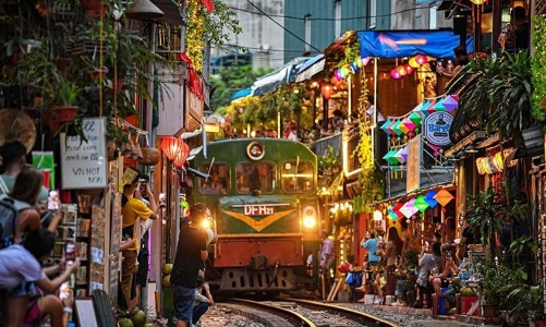 Lo xảy ra tai nạn nghiêm trọng, Tổng Công ty Đường sắt kiến nghị Hà Nội dẹp cà phê đường tàu