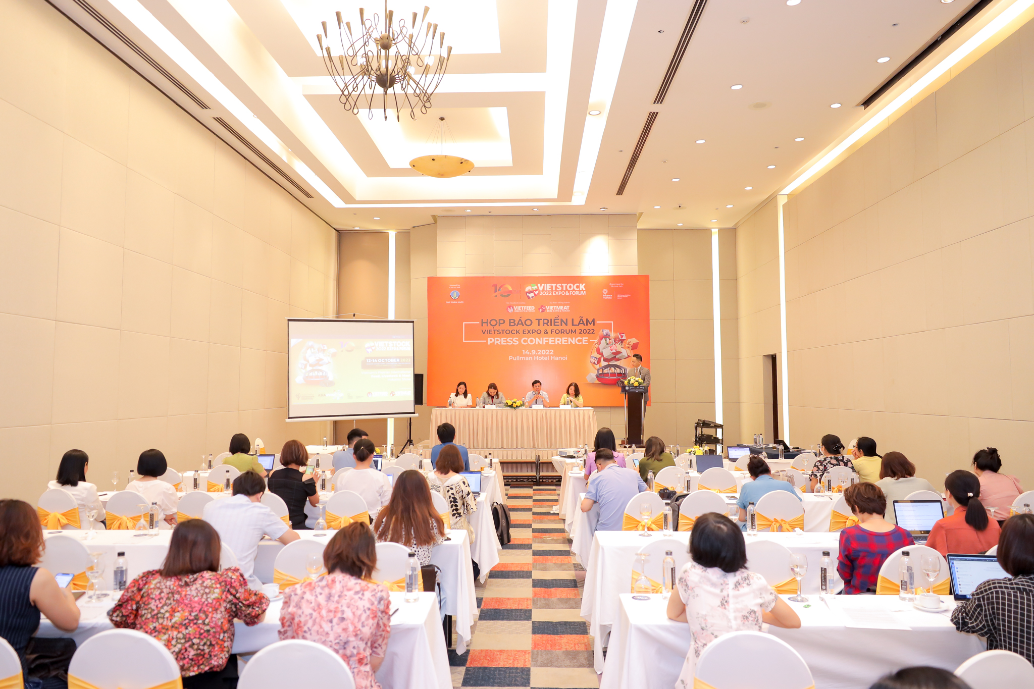 Cuộc họp báo ngày 14/9