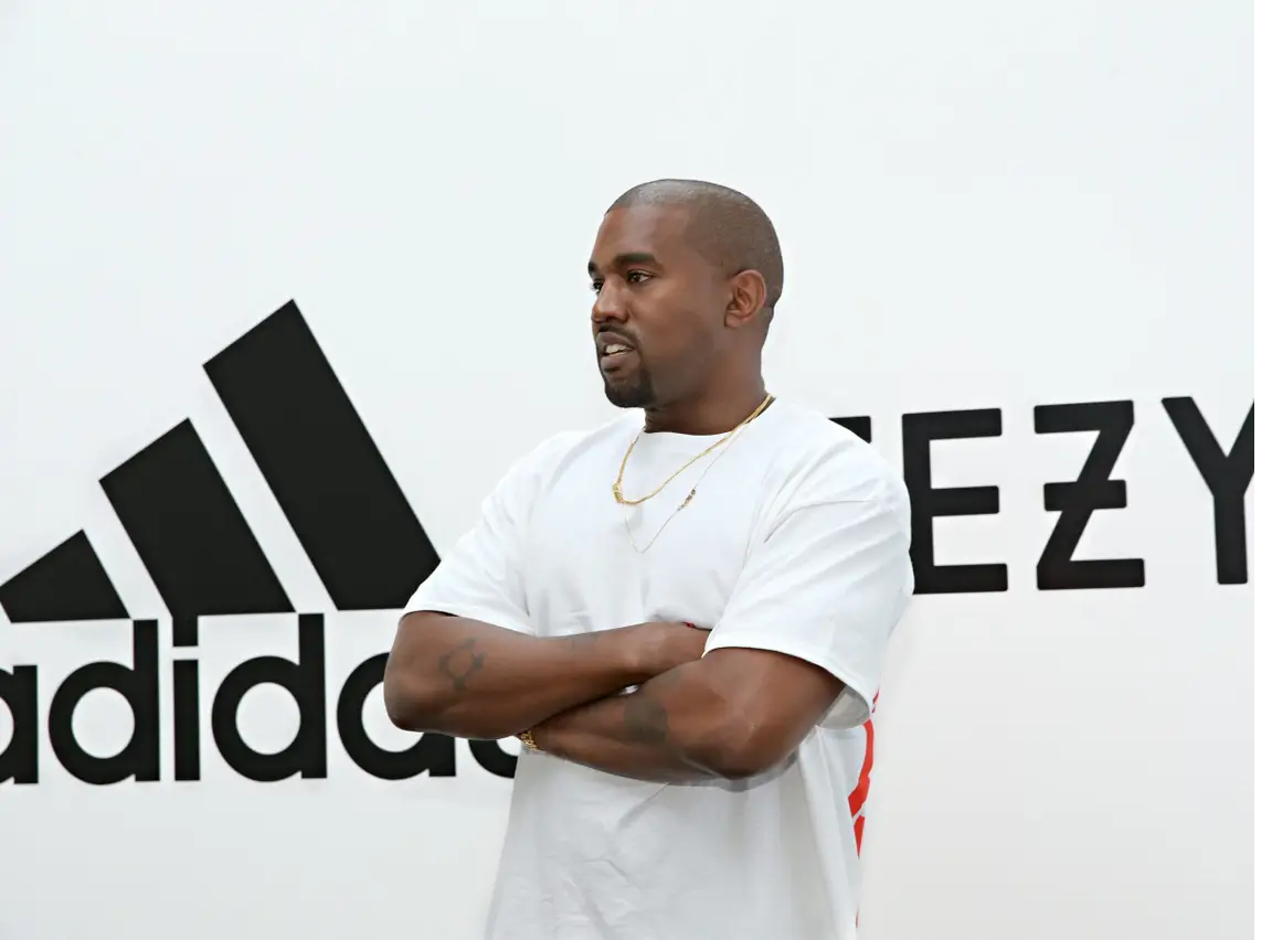 Adidas Sẽ Giải Quyết Mẫu Thuẫn Với Kanye West Bằng 1 Tỷ Usd? - Nhịp Sống  Kinh Tế Việt Nam & Thế Giới