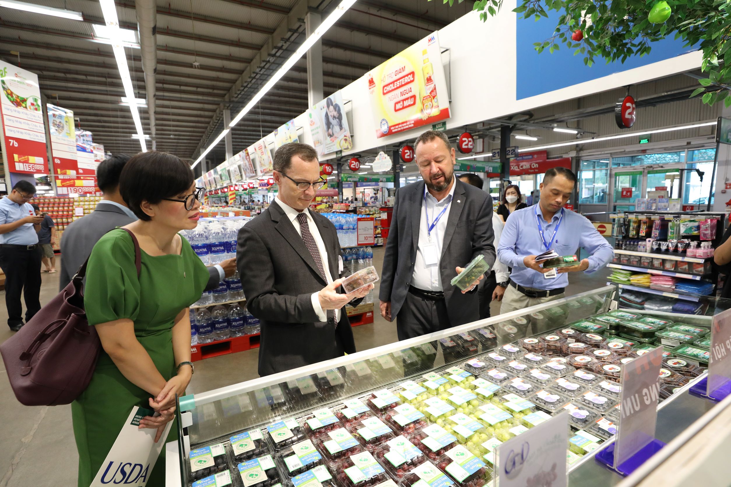 Ông Ralph Bean, Tham tán Nông nghiệp tại Đại sứ quán Hoa Kỳ ở Hà Nội tham dự lễ khai mạc.