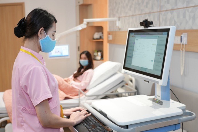 Bệnh viện thông minh - công cụ hỗ trợ đắc lực cho nhân viên y tế trong quá trình chẩn đoán, theo dõi và điều trị bệnh.