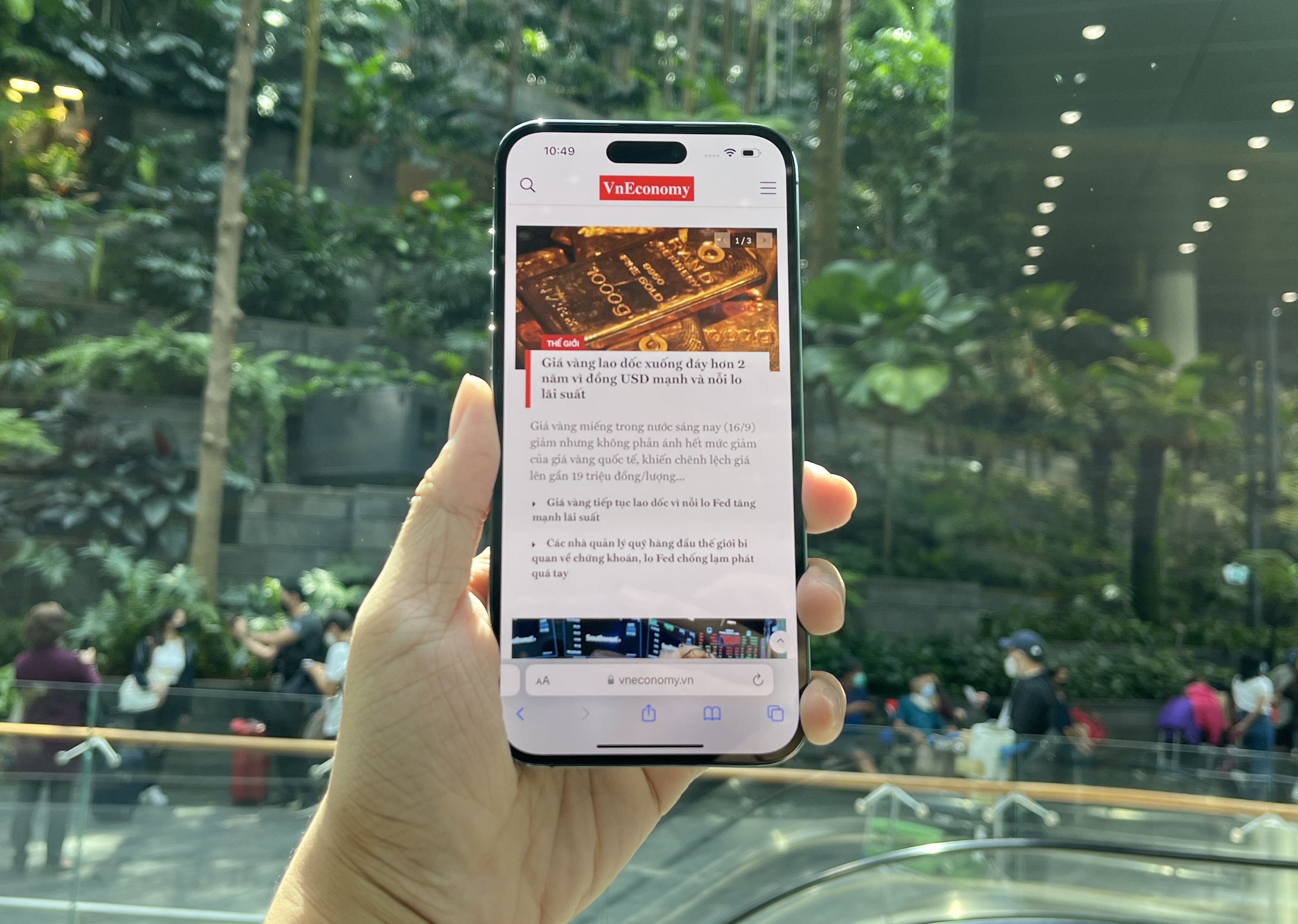 Trên tay bản iPhone 14 Pro Max được người dùng Việt quan tâm nhiều nhất. 