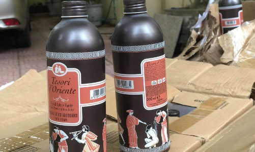 Nhập lô sữa tắm nhãn hiệu Tesori D’Oriente “trôi nổi” để bán kiếm lời