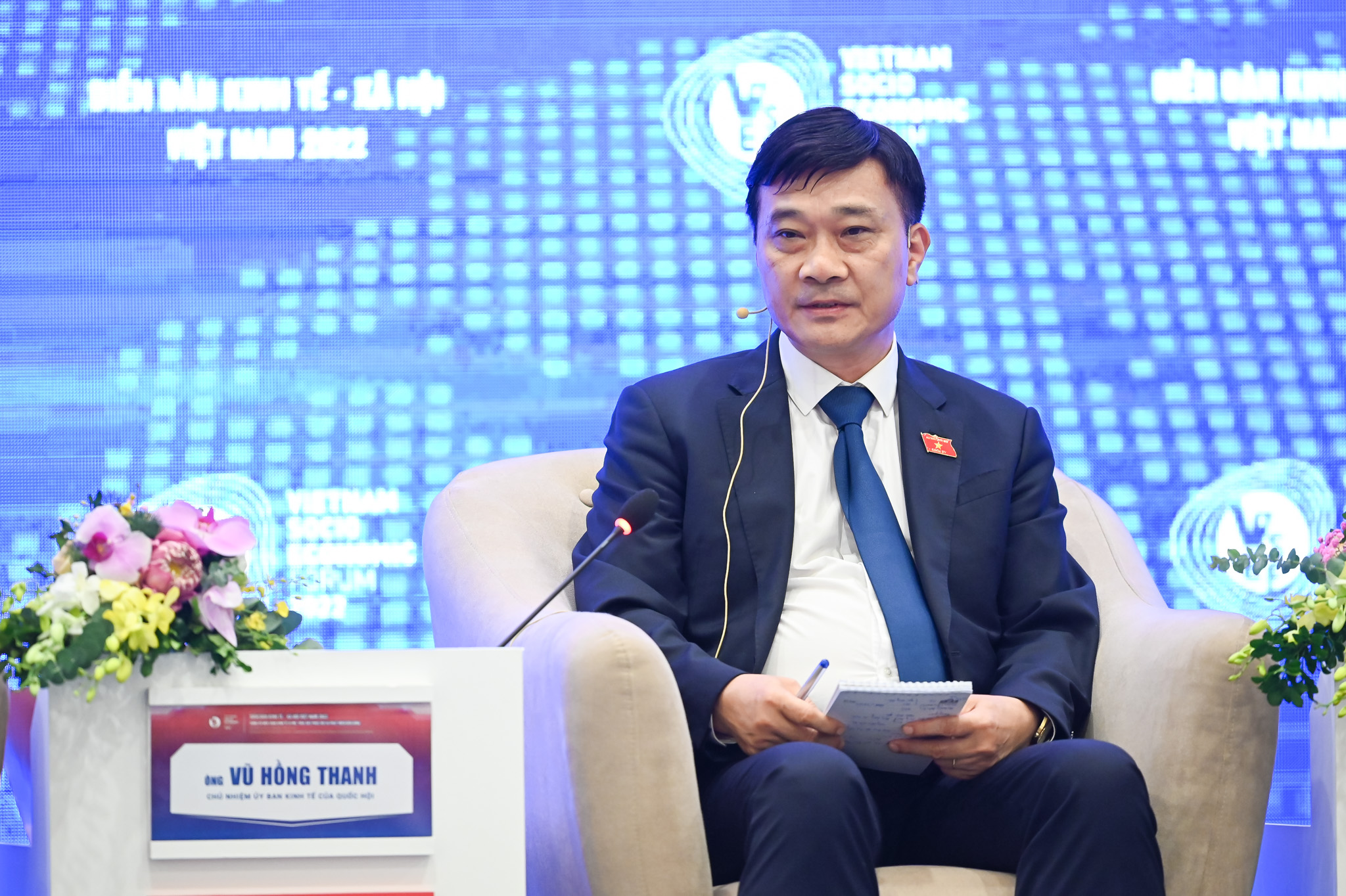 Ông Vũ Hồng Thanh cho biết Uỷ ban Kinh tế đã kiến nghị Chính phủ công bố định mức, đơn giá xây dựng định kỳ, tháo gỡ khó khăn cho nhà thầu.