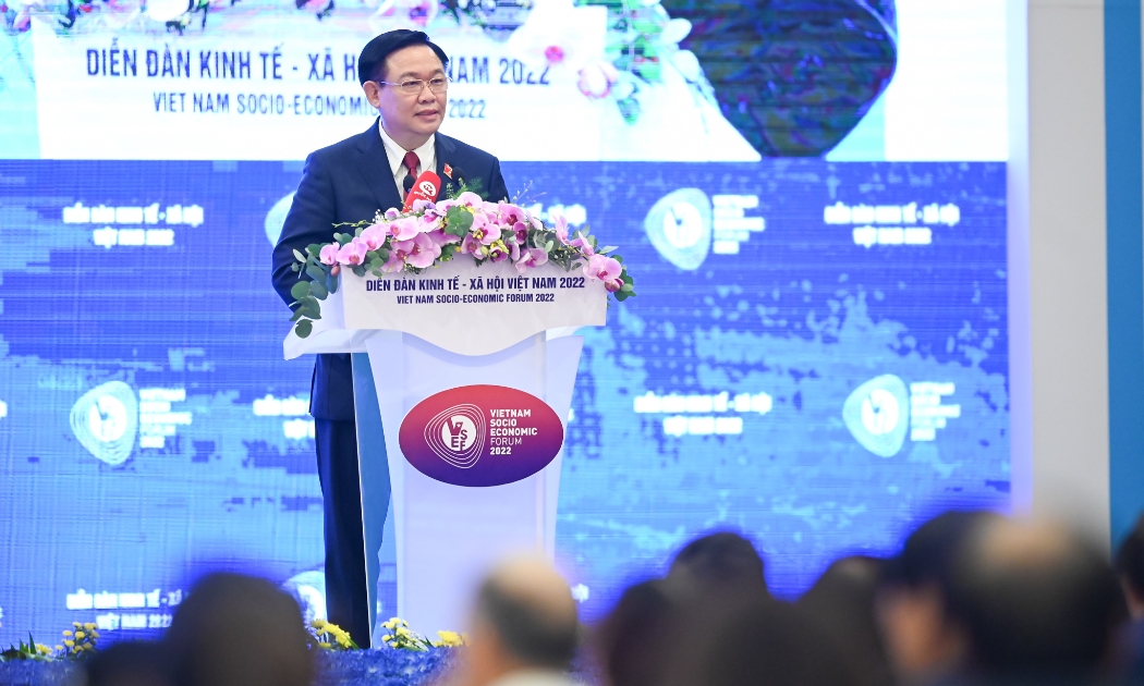 Chủ tịch Quốc hội Vương Đình Huệ phát biểu bế mạc Diễn đàn. Ảnh - Quochoi.vn.