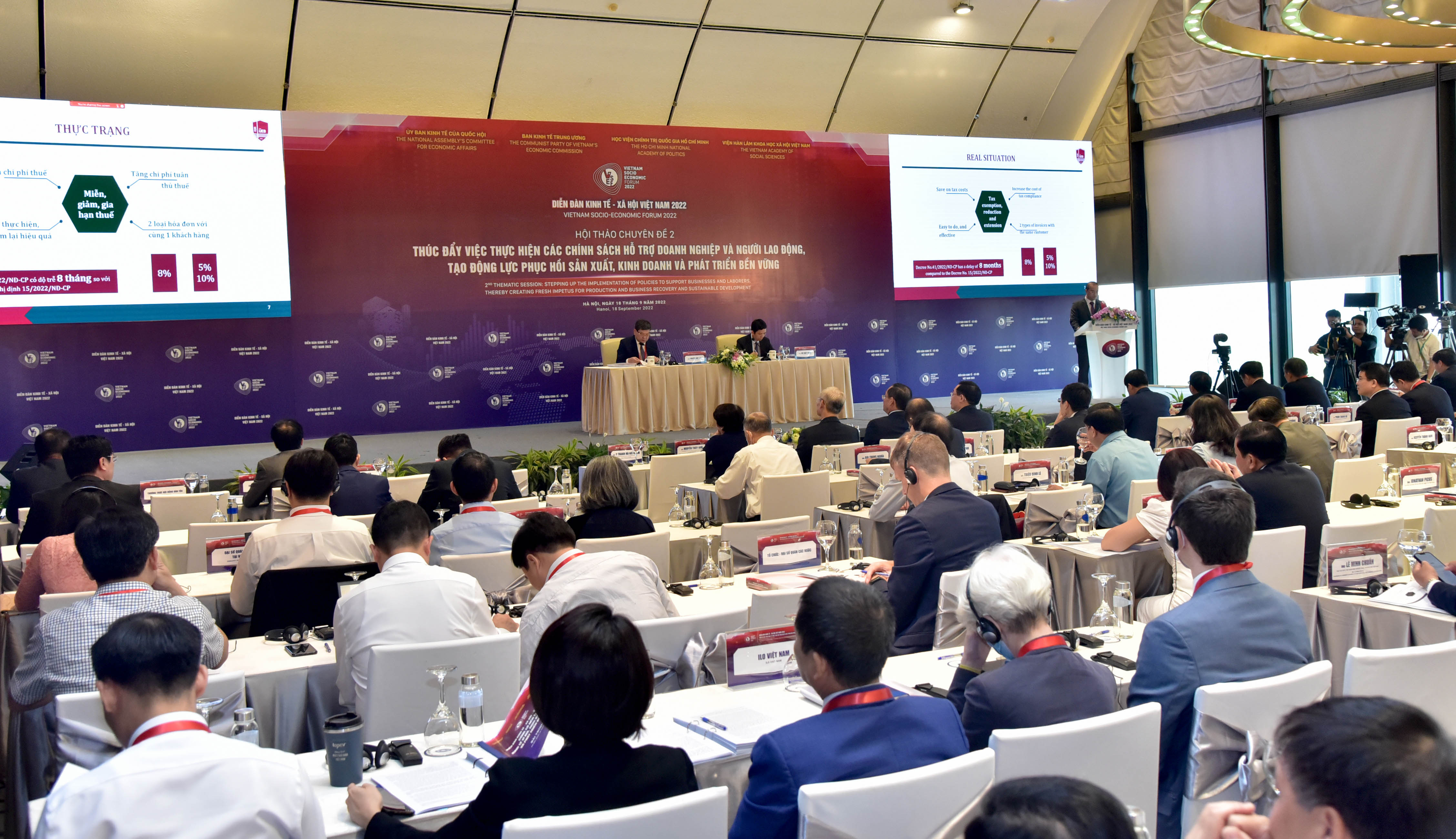 Toàn cảnh chuyên đề 2: “Thúc đẩy thực hiện chính sách hỗ trợ doanh nghiệp và người lao động”.