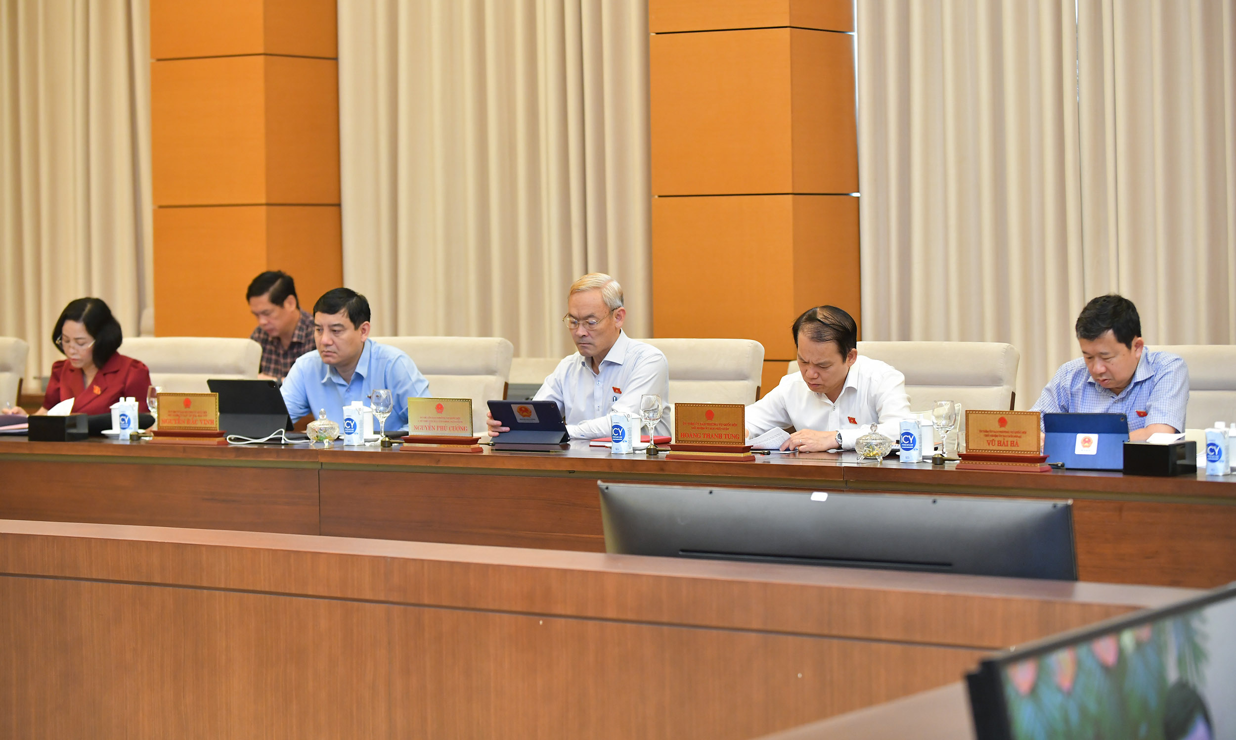 Các đại biểu tham dự phiên họp. Ảnh - Quochoi.vn. 