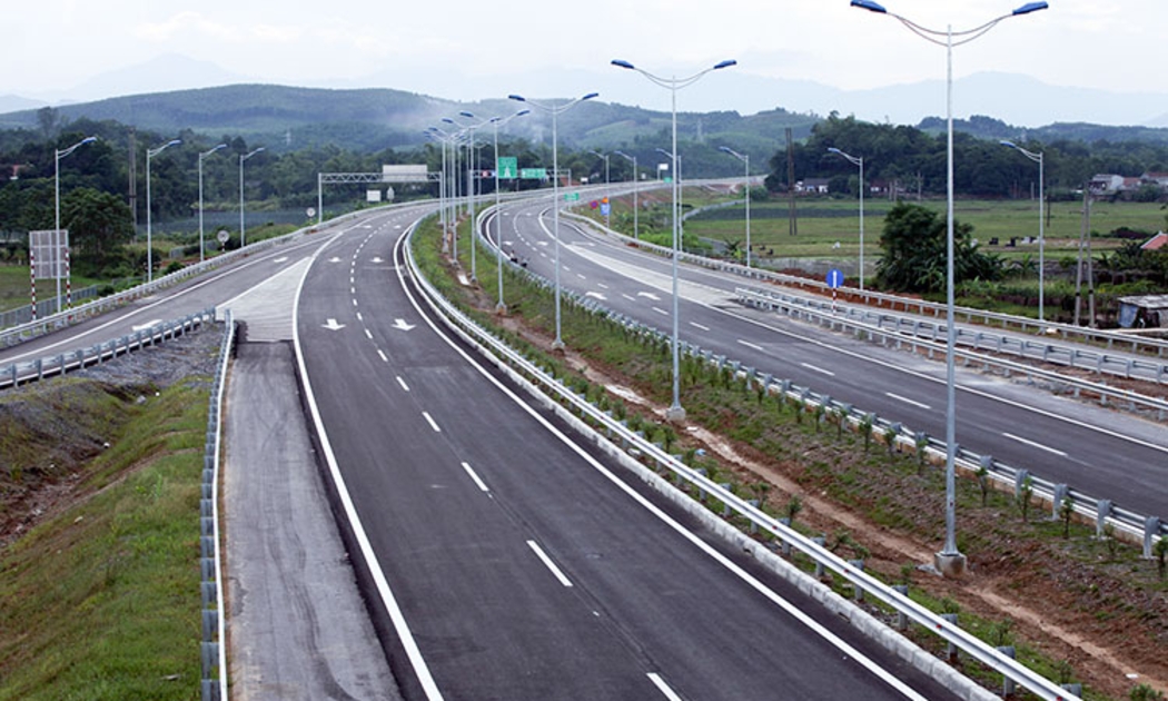 EVNNPT sẽ phối hợp chặt chẽ việc di dời hạ tầng đường điện phục vụ thi công cao tốc Bắc .