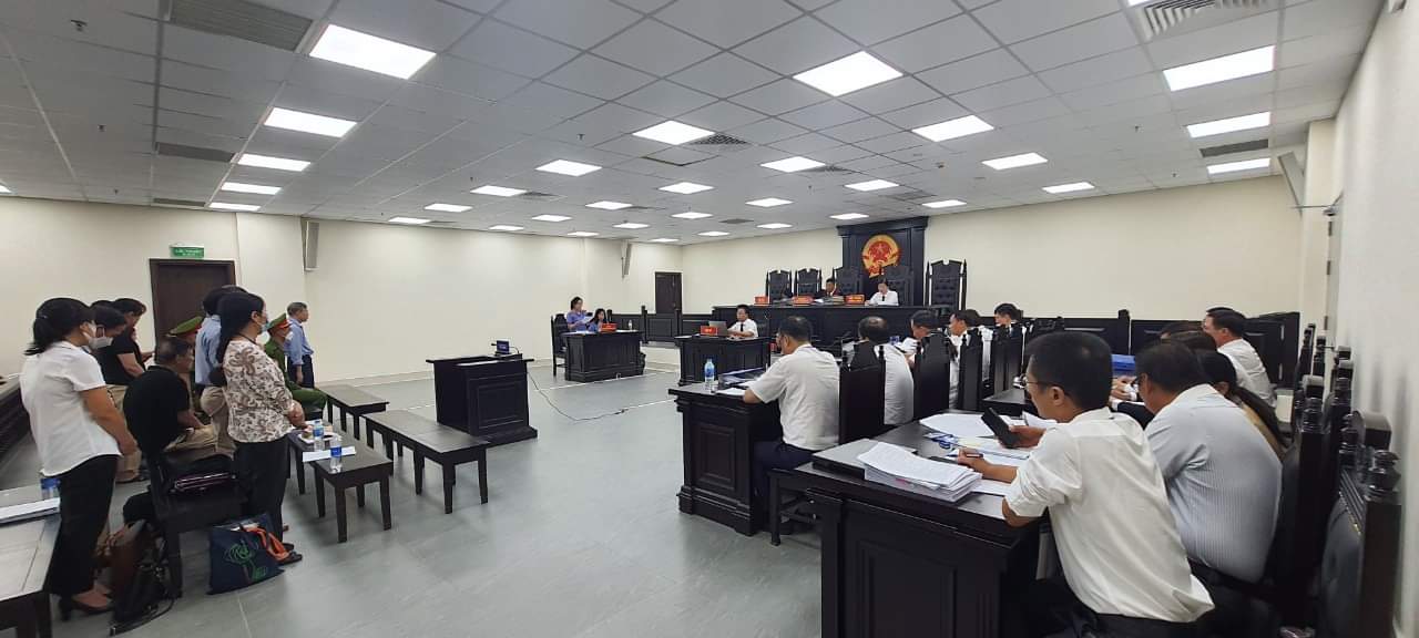 Quang cảnh phiên tòa. 