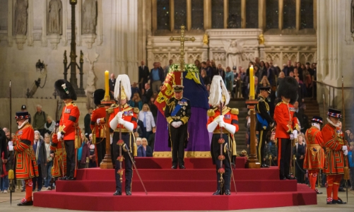 Lễ tang Nữ hoàng Anh vừa kết thúc, giới truyền thông đua nhau dự đoán tổng chi phí