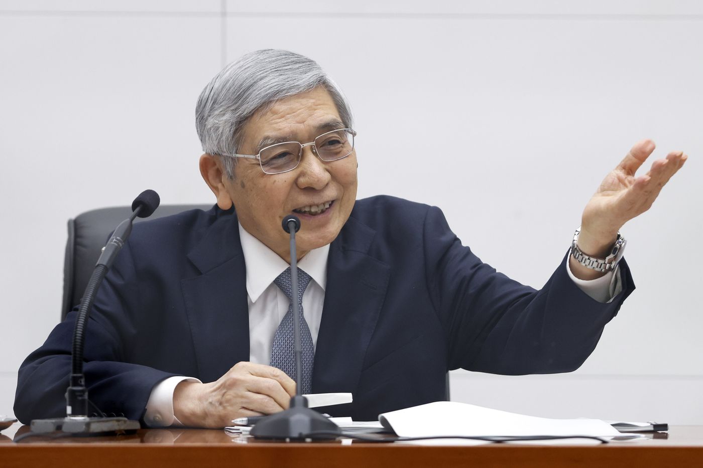 Thống đốc Ngân hàng Trung ương Nhật Bản (BOJ) Haruhiko Kuroda - Ảnh: Bloomberg.