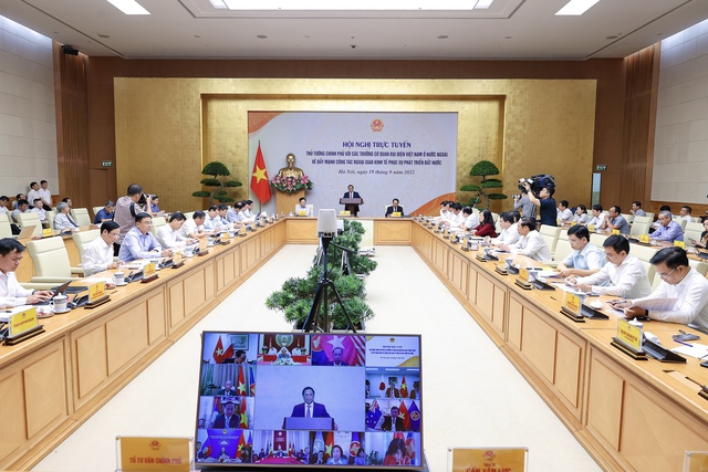 Hội nghị với các Trưởng Cơ quan đại diện Việt Nam ở nước ngoài về công tác ngoại giao kinh tế . Ảnh - VGP.