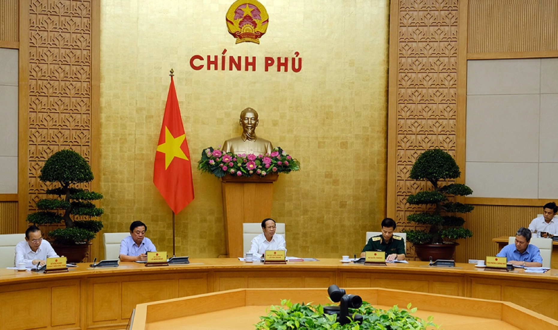 Phó Thủ tướng Lê Văn Thành chủ trì hội nghị.