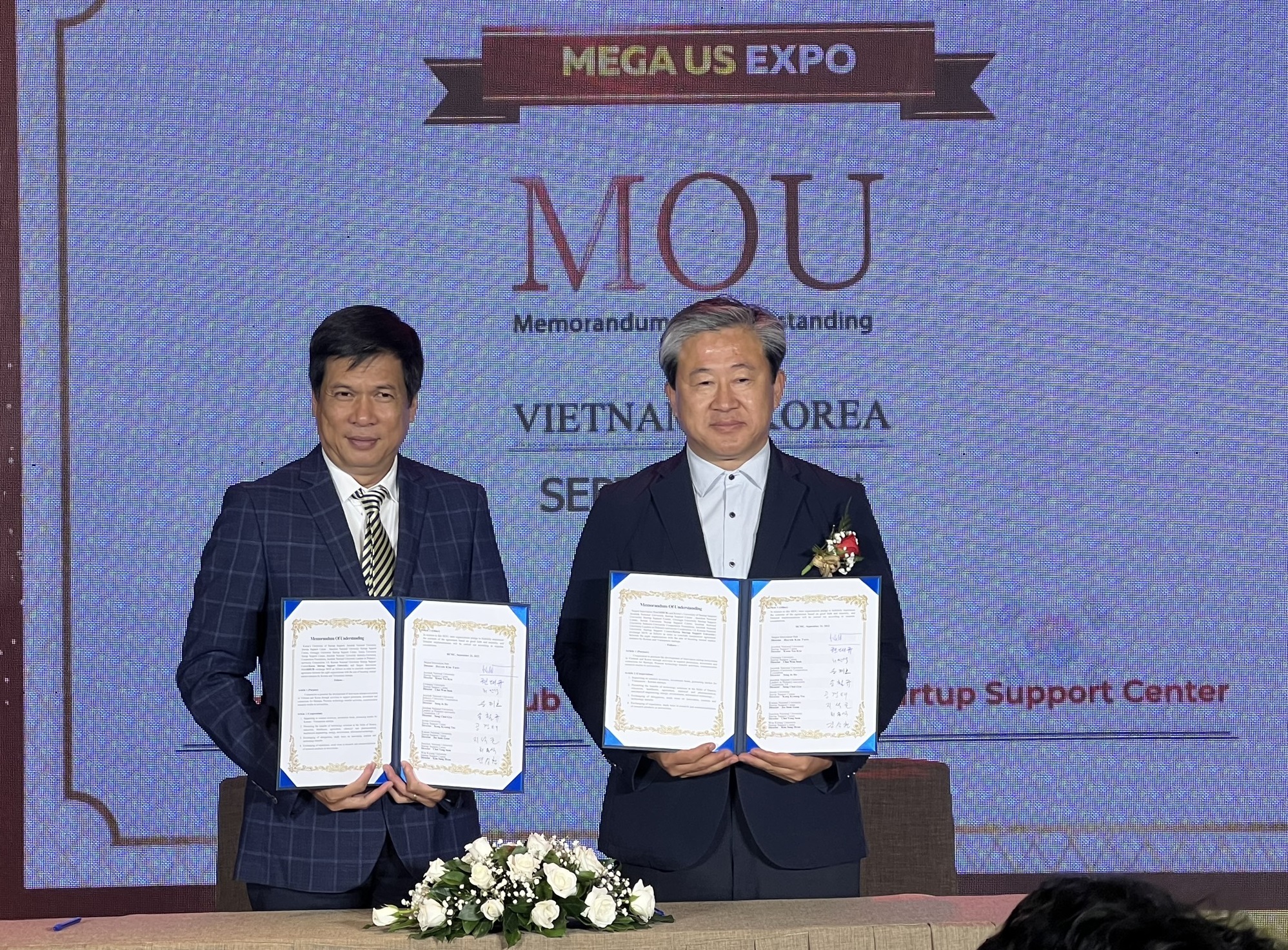 Nhiều biên bản ghi nhớ hợp tác (MoU) giữa Saigon Innovation Hub, Khu nông nghiệp Công nghệ cao, Trung tâm Công nghệ sinh học và Vườn ươm doanh nghiệp nông nghiệp công nghệ cao TP.HCM với các trường đại học, trung tâm hỗ trợ khởi nghiệp, vườn ươm doanh nghiệp và các Liên đoàn Hàn Quốc.