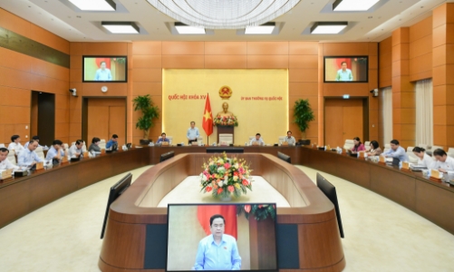 Chưa bổ sung công nhân là đối tượng ưu tiên trong khám, chữa bệnh