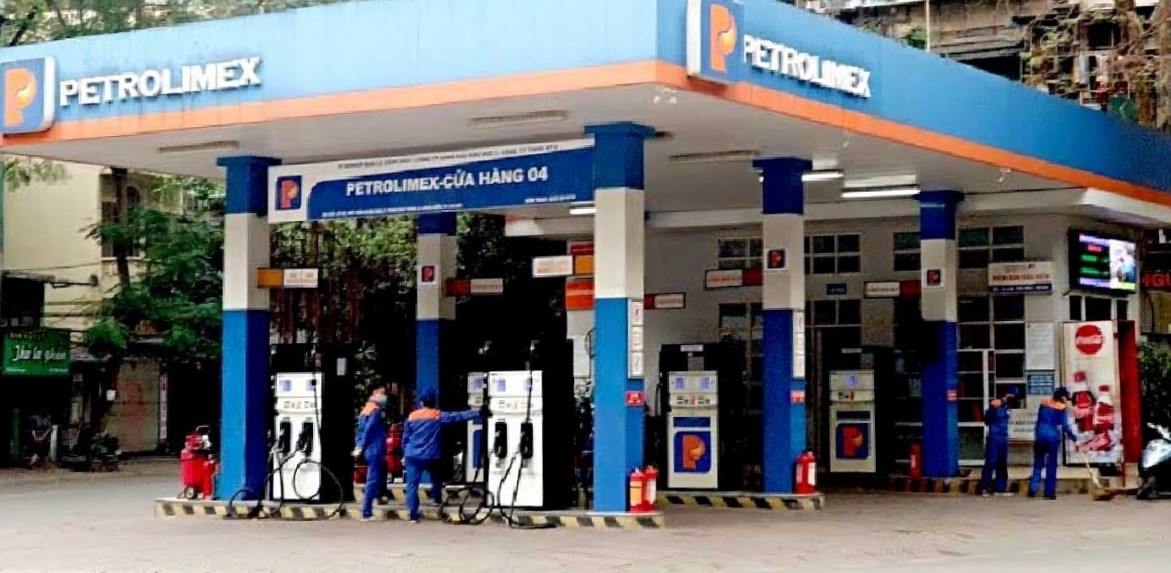 Các doanh nghiệp bán lẻ xăng dầu đang trong tình trạng càng kinh doanh càng thua lỗ.