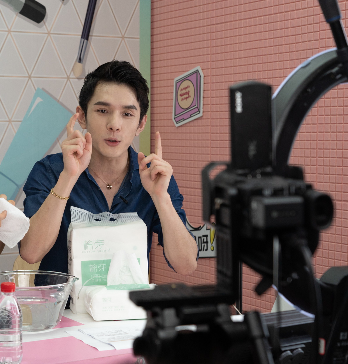 L&yacute; Giai Kỳ lần n&agrave;y trở lại trong im lặng l&agrave; ph&eacute;p thử đối với phản ứng của ch&iacute;nh phủ Trung Quốc.