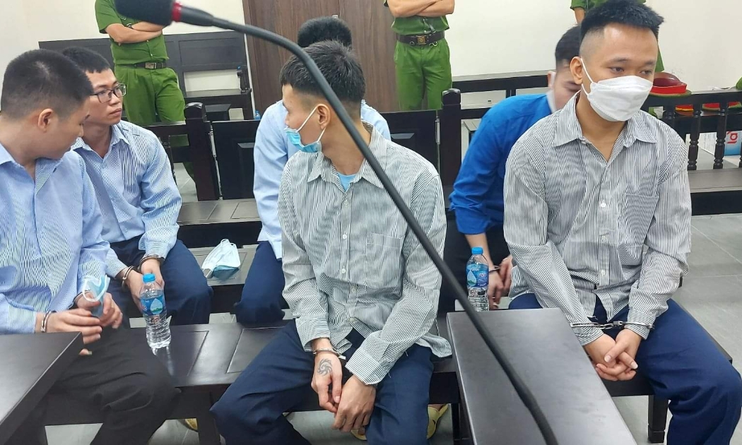 Các bị cáo hầu tòa.