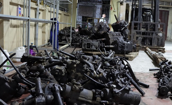 Ước tính, trọng lượng phụ tùng phát hiện thu giữ tại đây lên đến hơn 10 tấn. Ảnh: Tổng cục Quản lý thị trường.