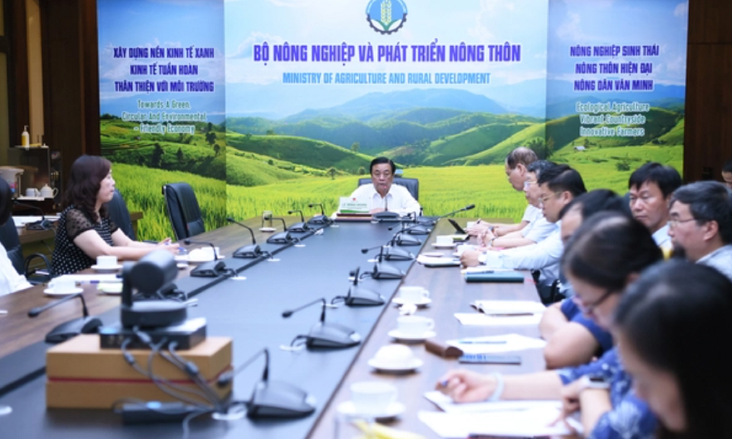 Bộ trưởng Lê Minh Hoan chủ trì cuộc họp đến 9h tối 22/9