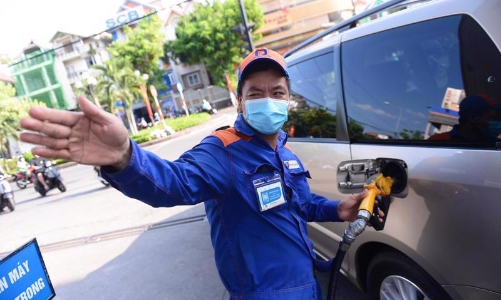 Phòng thủ lạm phát, Bộ Tài chính đề xuất phương án giảm tối đa 50% thuế tiêu thụ đặc biệt và VAT đối với xăng dầu