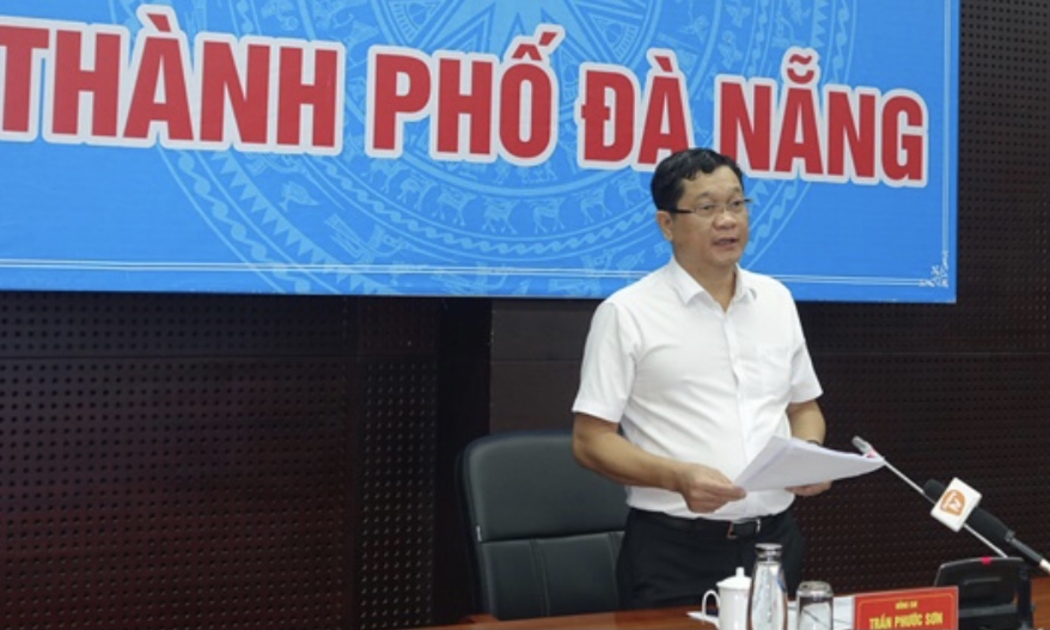 Ông Trần Phước Sơn, Phó Chủ tịch UBND TP . Đà Nẵng chỉ đạo tại cuộc họp  triển khai công tác phòng chống bão NORU.