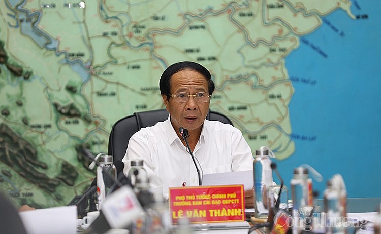 Phó Thủ tướng Lê Văn Thành chủ trì họp ứng phó siêu bão Noru đang tiến nhanh vào Biển Đông. Ảnh: VGP