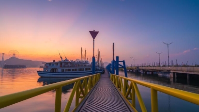 Quang Ninh’s tourism revenue up 249% in 8M