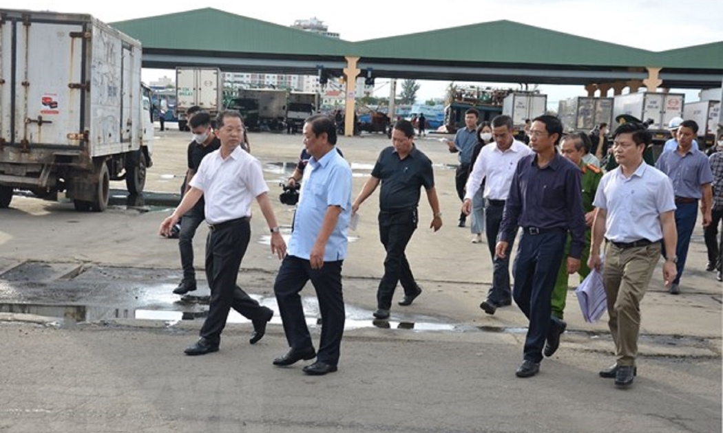 Ông Lê Minh Hoan, Bộ trưởng Bộ Nông nghiệp và Phát triển nông thôn, Phó Trưởng ban Thường trực Ban Chỉ đạo Quốc gia về phòng chống thiên tai cùng đoàn công tác đi kiểm tra phòng chống bão số 4 (bão Noru).
