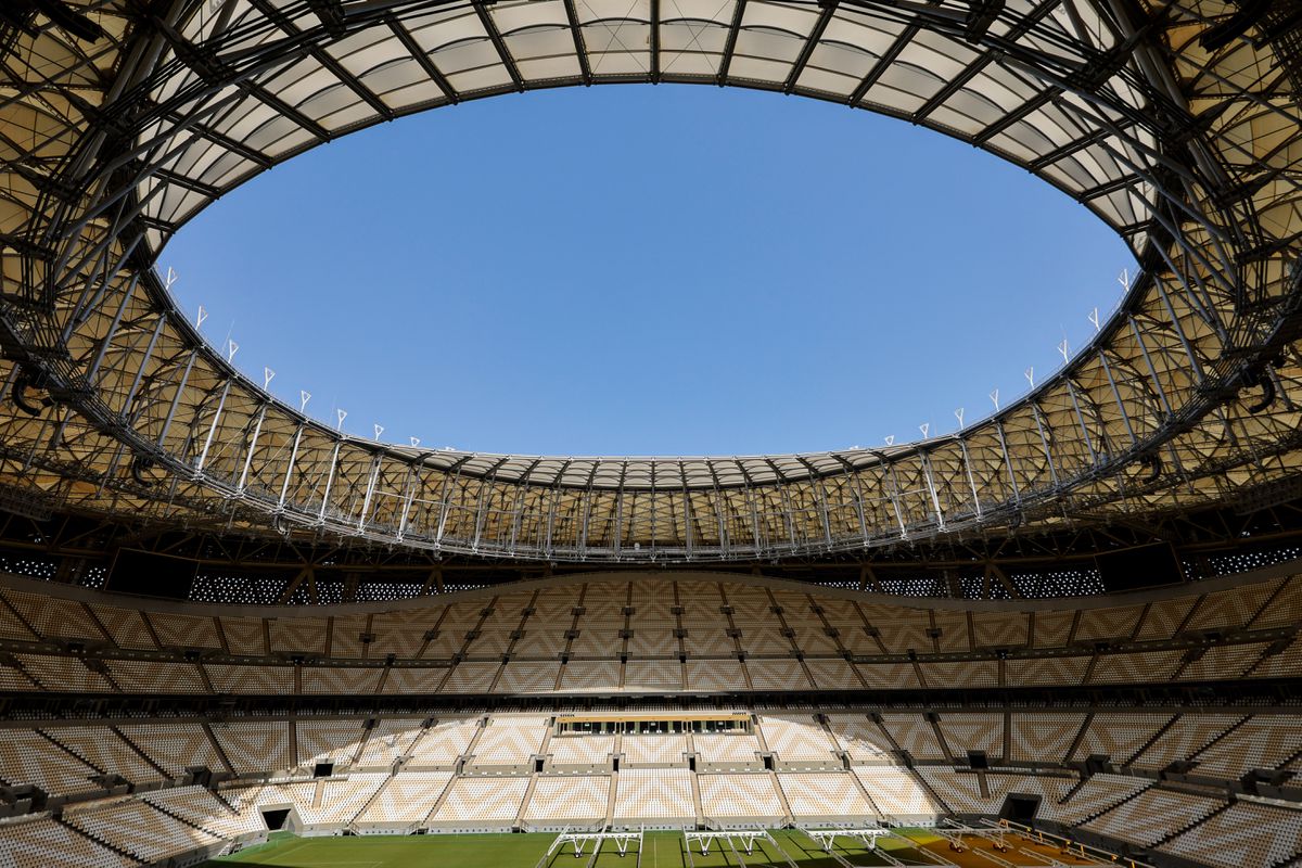 Các chi phí về phòng khách sạn, vé máy, visa... ngay lập tức bị đội lên sau khi FIFA thông báo World Cup 2022 tổ chức tại Qatar.