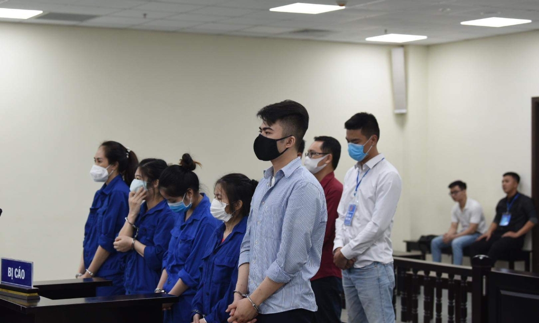Các bị cáo hầu tòa.