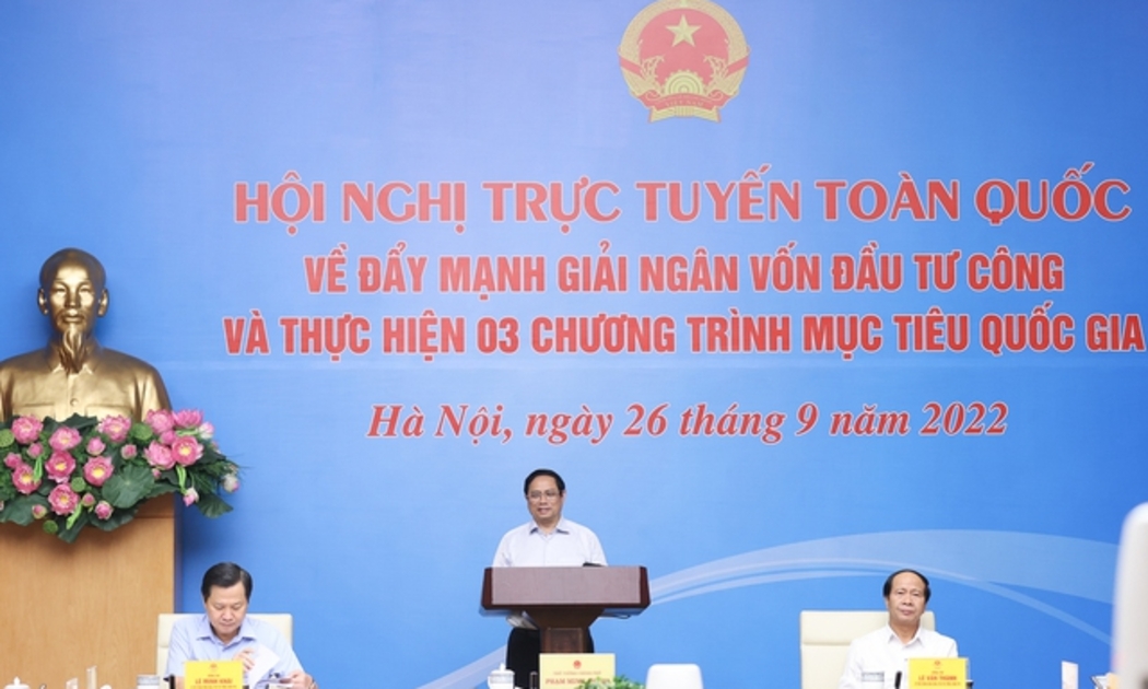 Thủ tướng chủ trì Hội nghị trực tuyến toàn quốc về đẩy mạnh giải ngân vốn đầu tư công - Ảnh: VGP/Nhật Bắc
