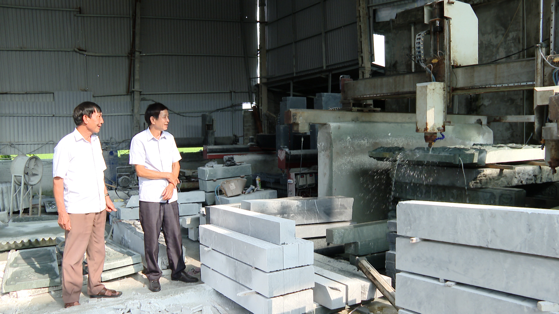 Nhiều hộ đã thoát nghèo, làm giàu trên quê hương