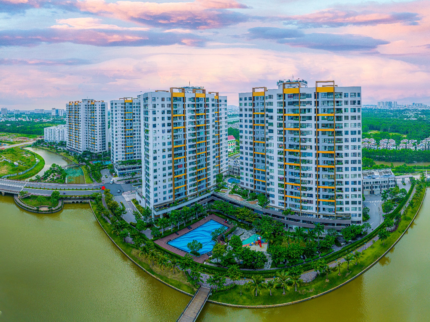 Khu đô thị tích hợp Mizuki Park là một trong những dự án nổi bật tại Nam Sài Gòn.