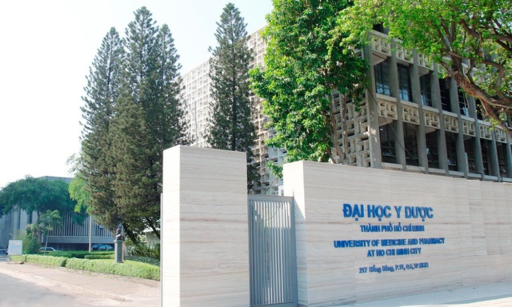 Trường Đại học Y Dược TP.HCM, cùng với trường Đại học Y khoa Phạm Ngọc Thạch TP.HCM là hai cơ sở đào tạo chuyên sâu nhân lực ngành y dược bậc đại học và sau đại học cho TP.HCM các tỉnh thành phía Nam, Nam Trung Bộ và nhiều địa phương trong cả nước.