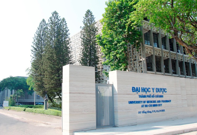 Trường Đại học Y Dược TP.HCM, cùng với trường Đại học Y khoa Phạm Ngọc Thạch TP.HCM là hai cơ sở đào tạo chuyên sâu nhân lực ngành y dược bậc đại học và sau đại học cho TP.HCM các tỉnh thành phía Nam, Nam Trung Bộ và nhiều địa phương trong cả nước.