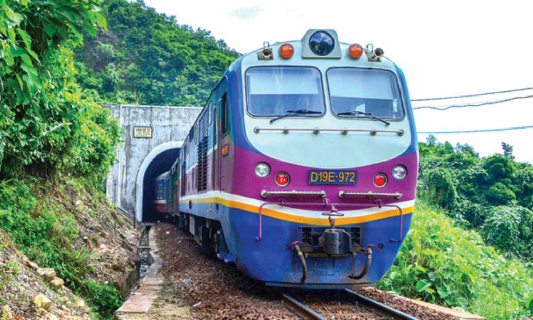 Phí sử dụng kết cấu hạ tầng đường sắt giảm 50%, chỉ còn 4% trên doanh thu kinh doanh vận tải đường sắt từ tháng 10/2022.