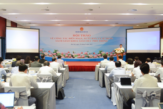 Hội thảo về công tác biên soạn, xuất bản, sử dụng SGK giáo dục phổ thông - Ảnh: VGP/Nhật Nam