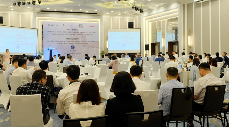 Các đại biểu chia sẻ kinh nghiệm tại hội thảo.