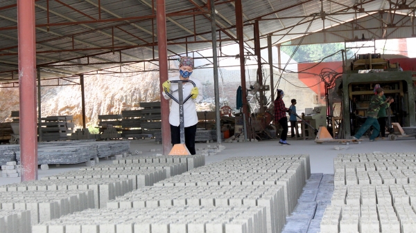 Giá nguyên vật liệu đầu vào cao đẩy CPI tháng 9 tăng 0,4% 