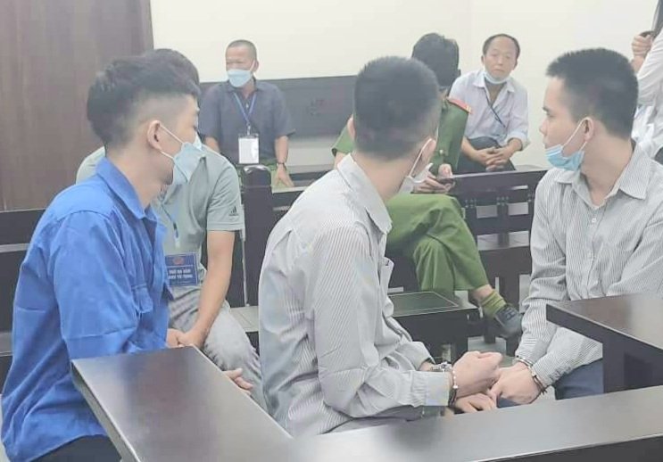 Các bị cáo tại tòa.